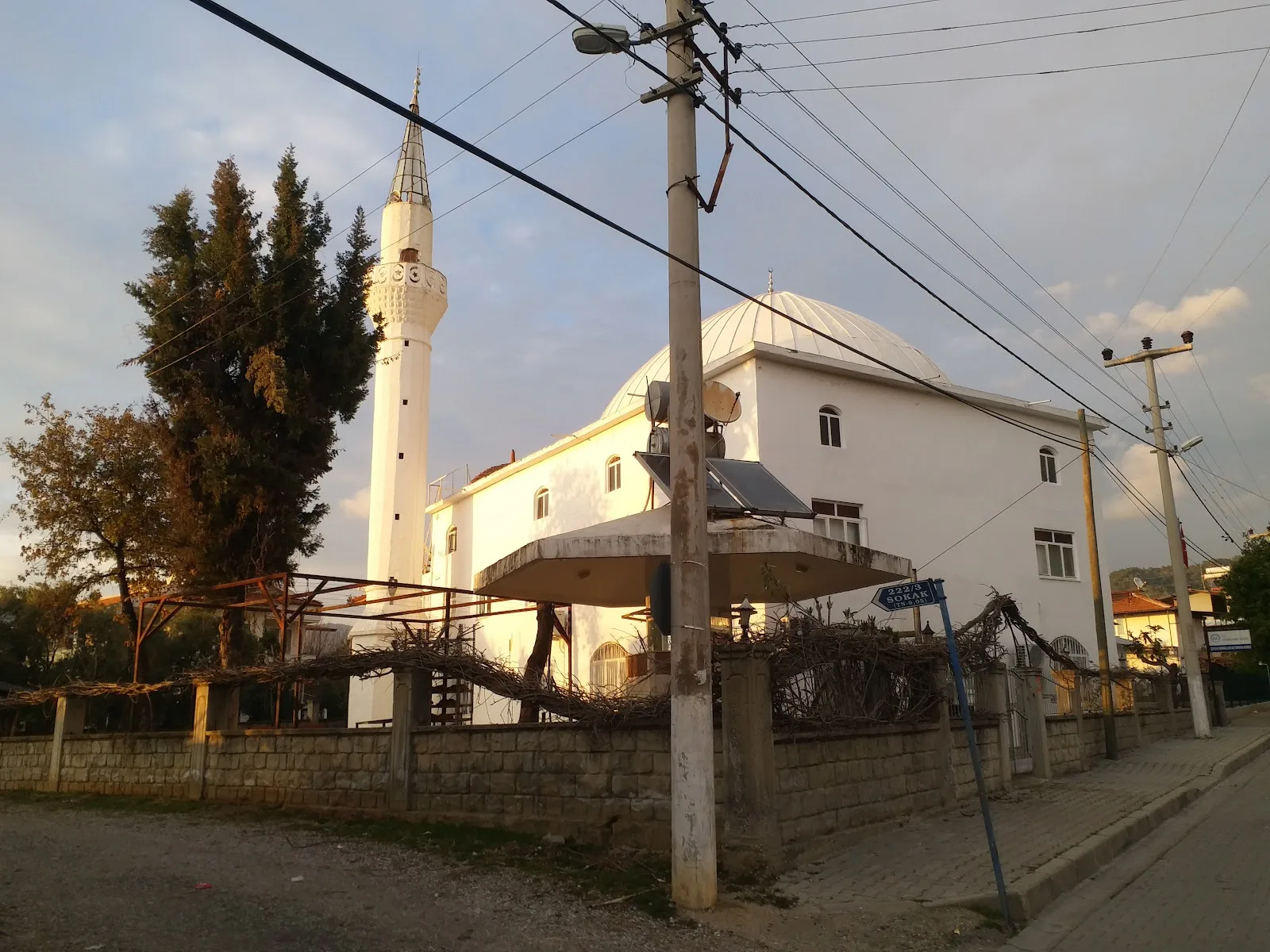 Çiftlik Cami