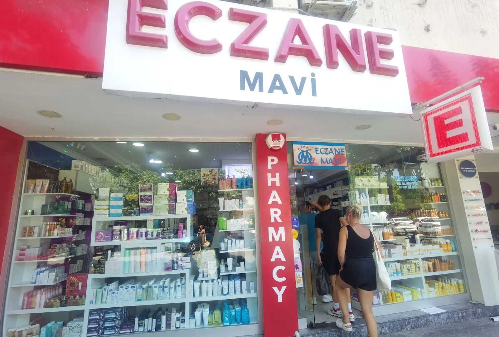 Mavi Eczanesi