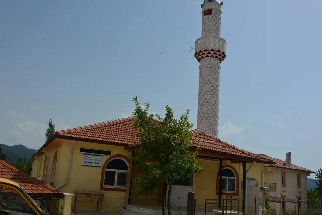 Nif Arpacık Cami
