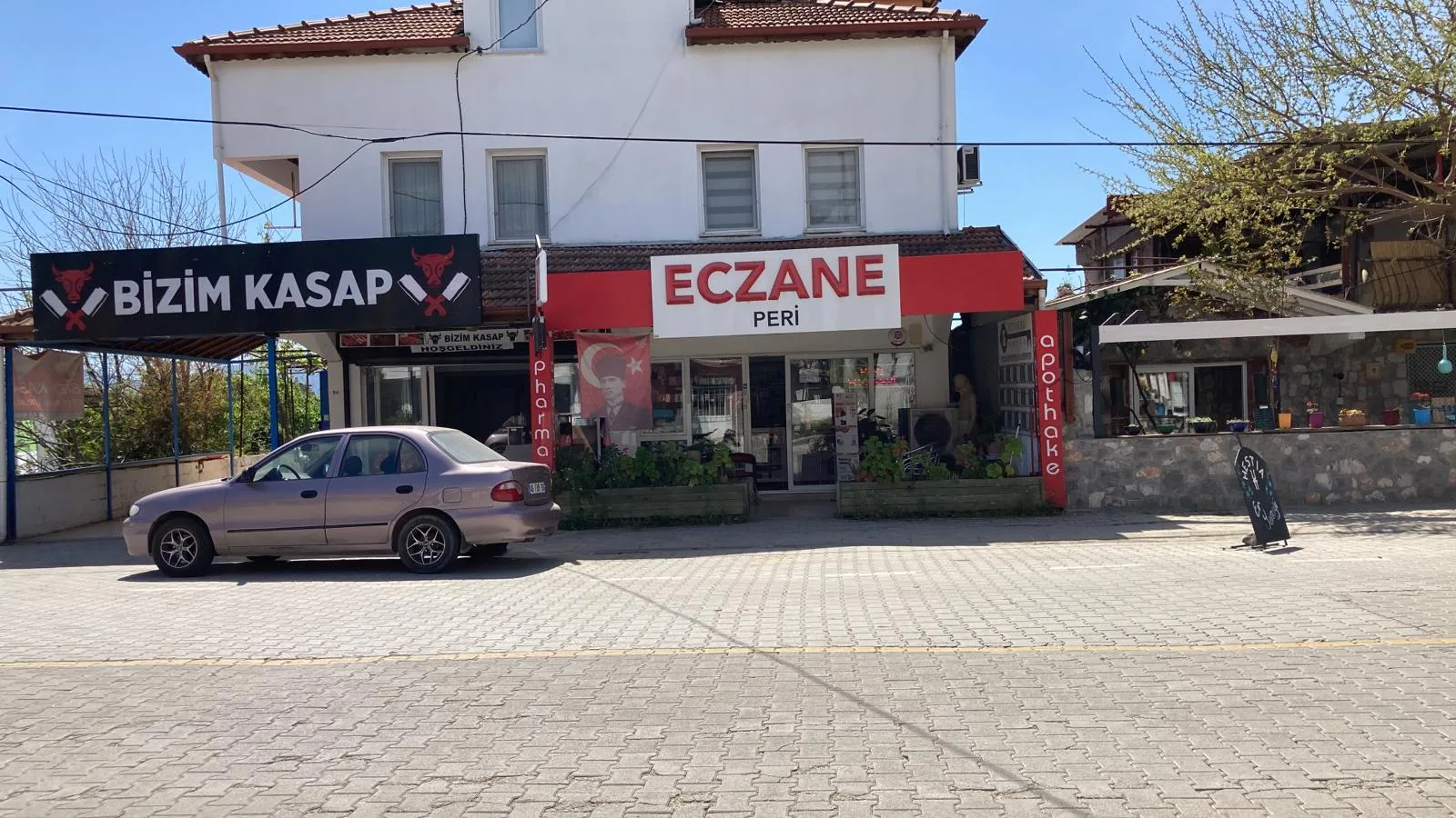 Peri Eczanesi