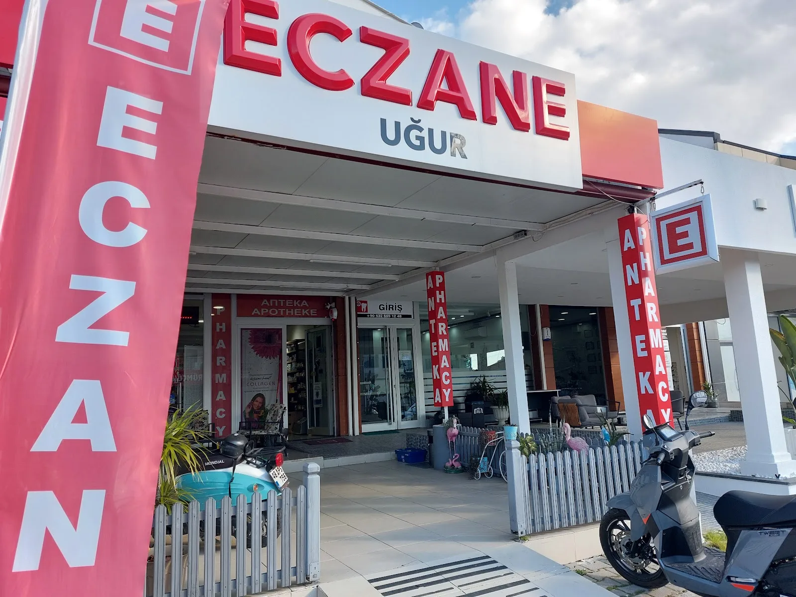 Uğur Eczanesi